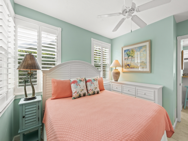 Holmes Beach Vacation Home with Pool 4 houses to beach